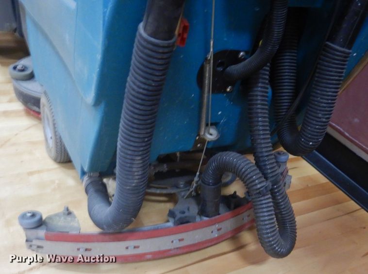 image for item KO9632 Tennant 5400  floor scrubber