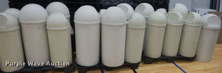 image for item KO9653 (20) trash cans