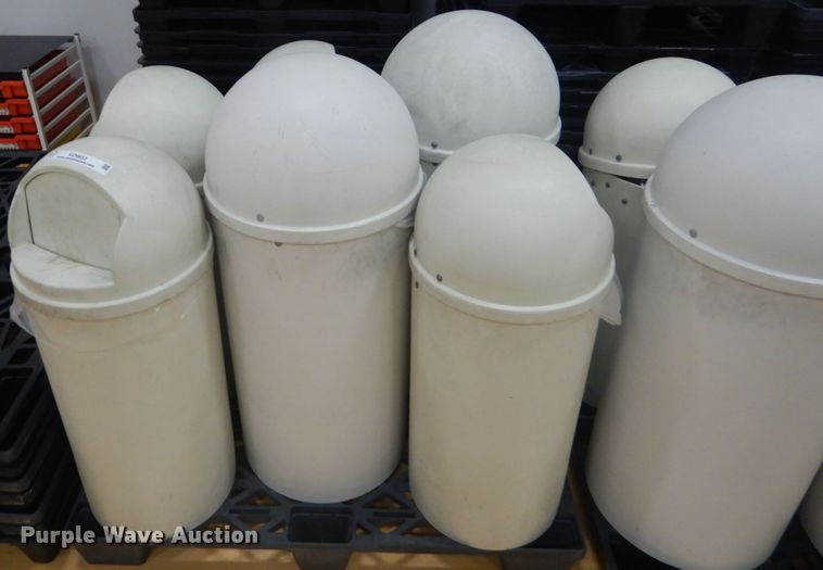 image for item KO9653 (20) trash cans