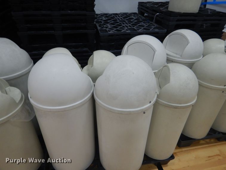 image for item KO9653 (20) trash cans