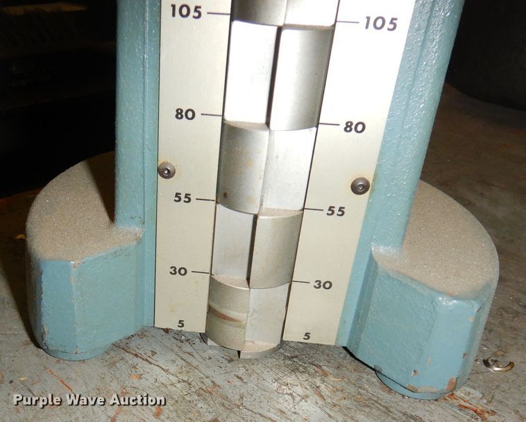 image for item KP9577 Brown and Sharpe 5851  height tester