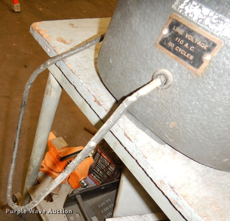 image for item KP9578 1942 J&L  bench comparator