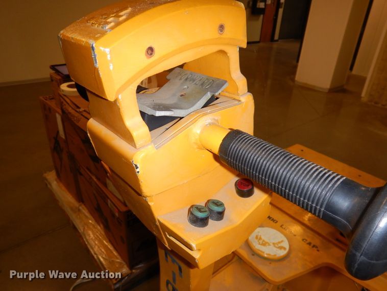 image for item KP9579 Big Joe WPT40  pallet jack