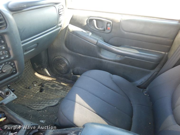 image for item KU9197 2003 Chevrolet S10  Crew Cab pickup truck