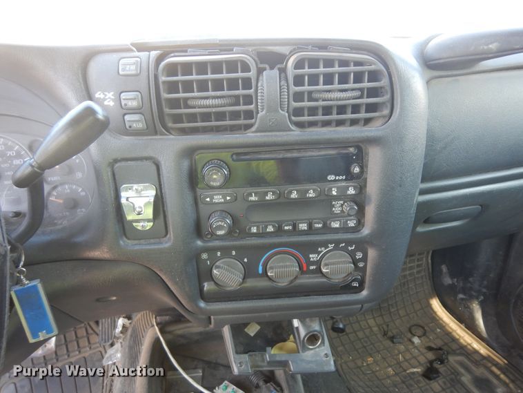 image for item KU9197 2003 Chevrolet S10  Crew Cab pickup truck