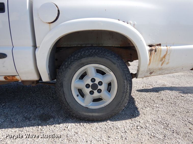 image for item KU9197 2003 Chevrolet S10  Crew Cab pickup truck