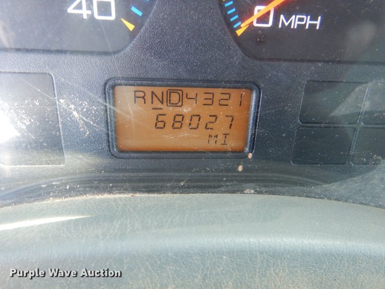 image for item KV9463 2004 International 7400  dump truck