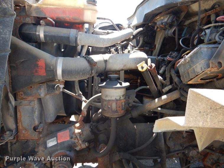 image for item KV9463 2004 International 7400  dump truck