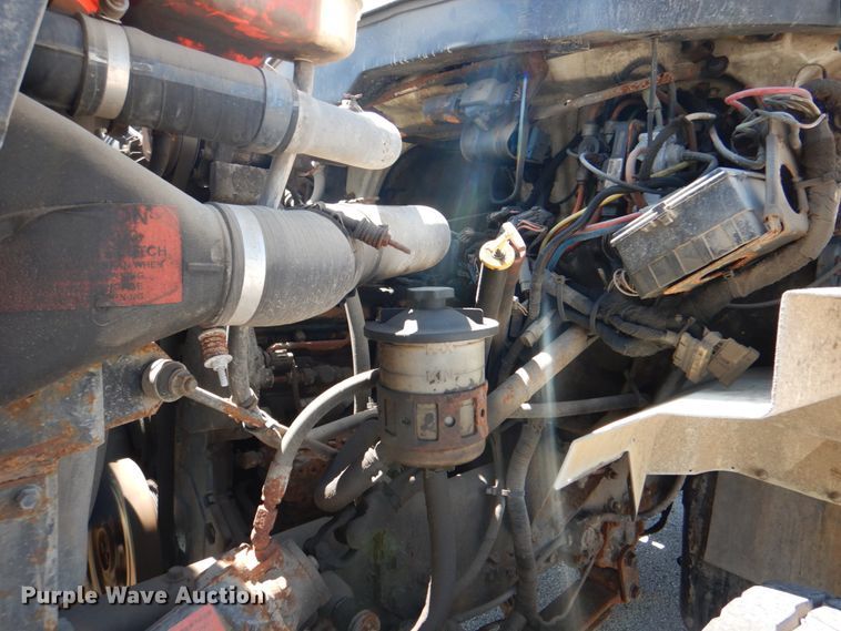 image for item KV9463 2004 International 7400  dump truck