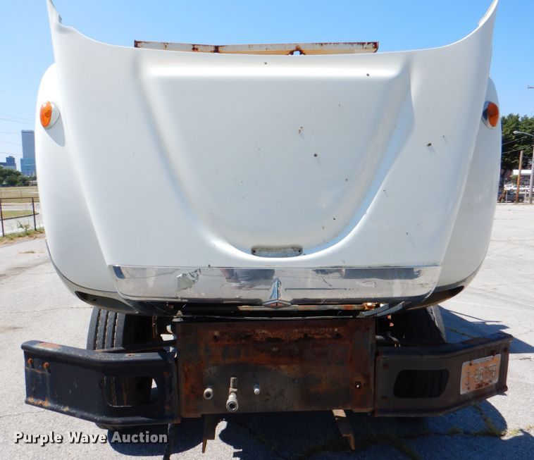 image for item KV9463 2004 International 7400  dump truck