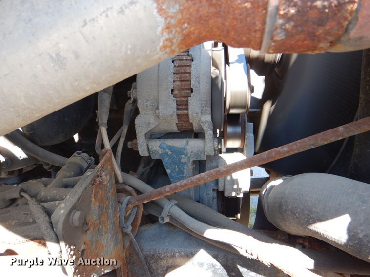 image for item KV9463 2004 International 7400  dump truck