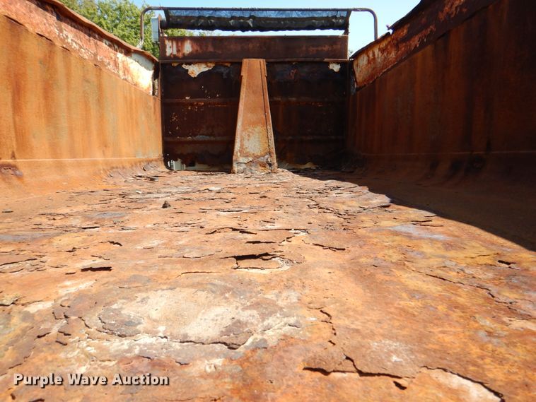 image for item KV9463 2004 International 7400  dump truck