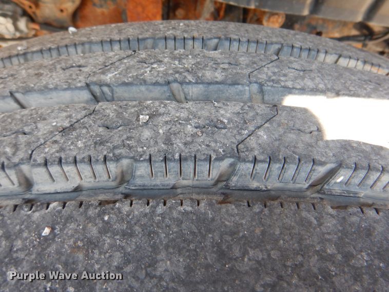 image for item KV9463 2004 International 7400  dump truck