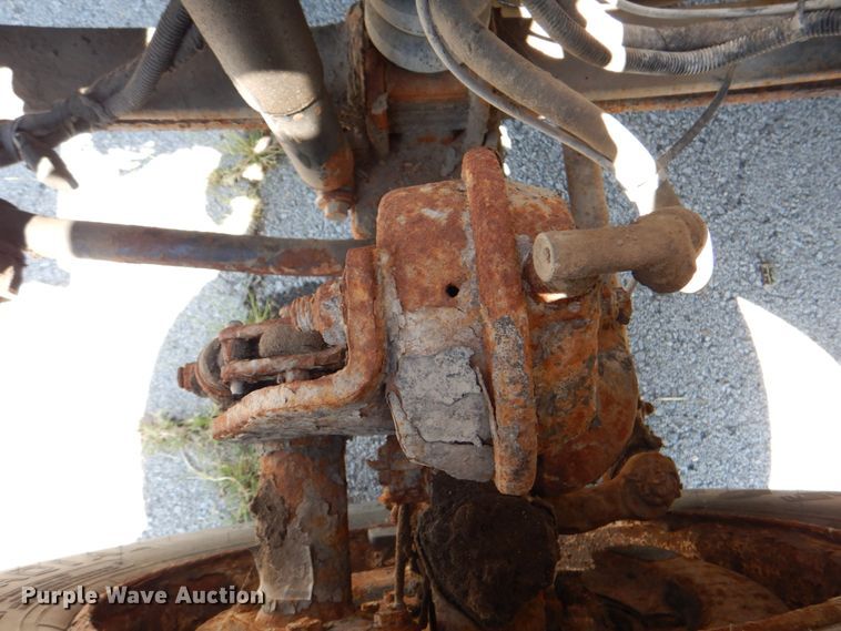 image for item KV9464 2004 International 7400  dump truck