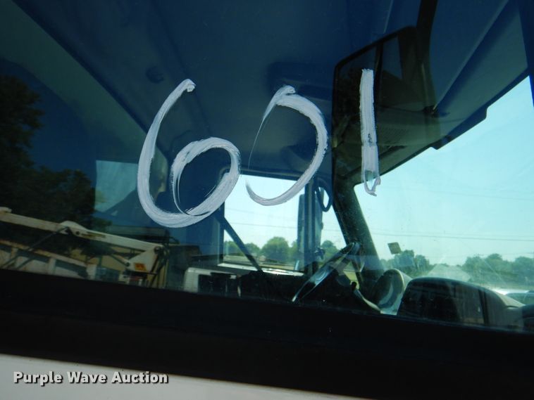 image for item KV9464 2004 International 7400  dump truck