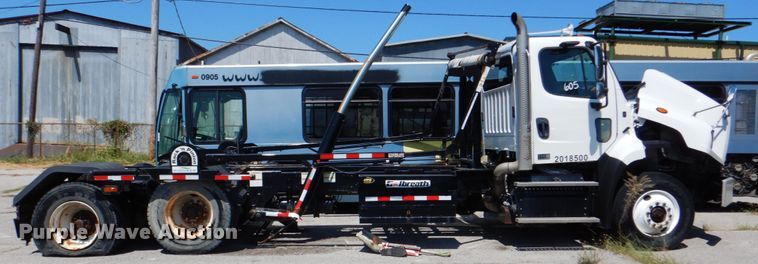 image for item KV9465 2018 Freightliner 114SD  roll-off container truck