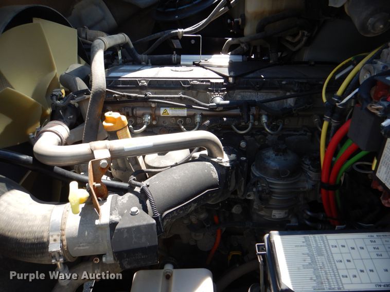 image for item KV9465 2018 Freightliner 114SD  roll-off container truck