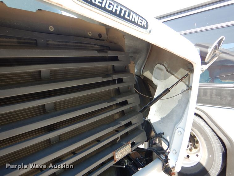 image for item KV9465 2018 Freightliner 114SD  roll-off container truck