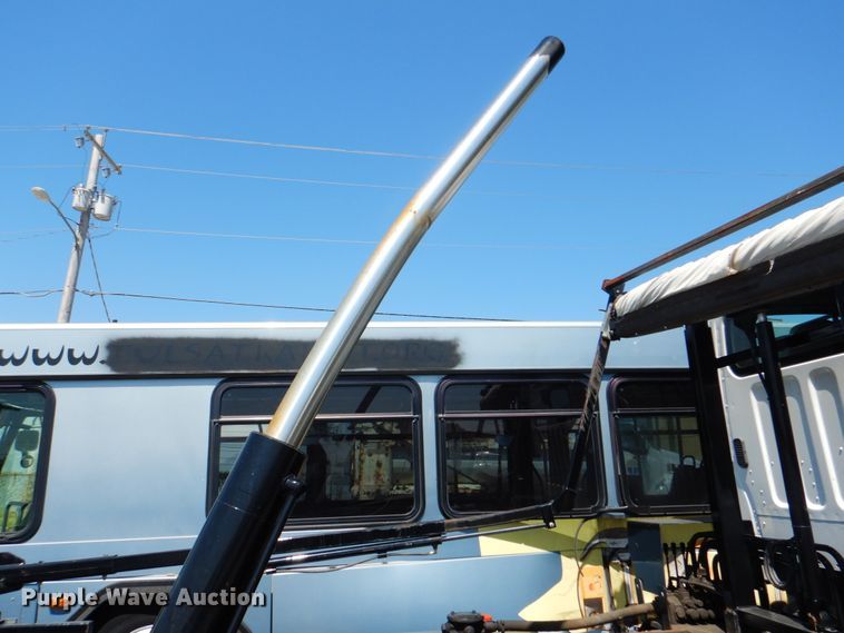 image for item KV9465 2018 Freightliner 114SD  roll-off container truck