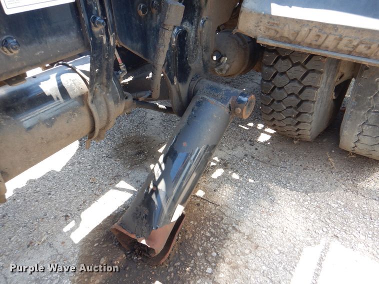 image for item KV9465 2018 Freightliner 114SD  roll-off container truck