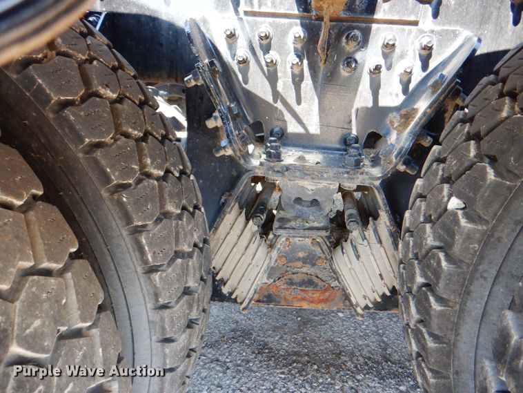 image for item KV9465 2018 Freightliner 114SD  roll-off container truck