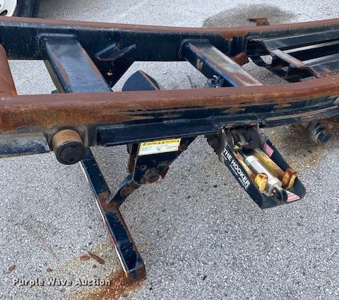 image for item KV9465 2018 Freightliner 114SD  roll-off container truck