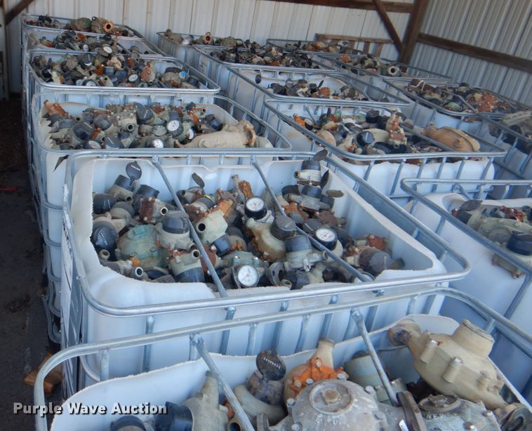 image for item KV9485 (21) totes of meters