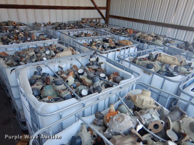 image for item KV9485 (21) totes of meters