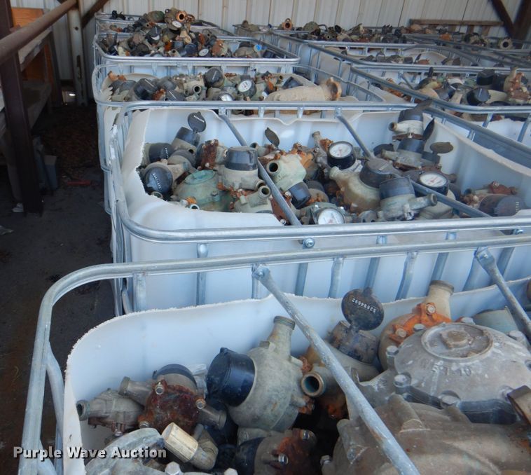 image for item KV9485 (21) totes of meters