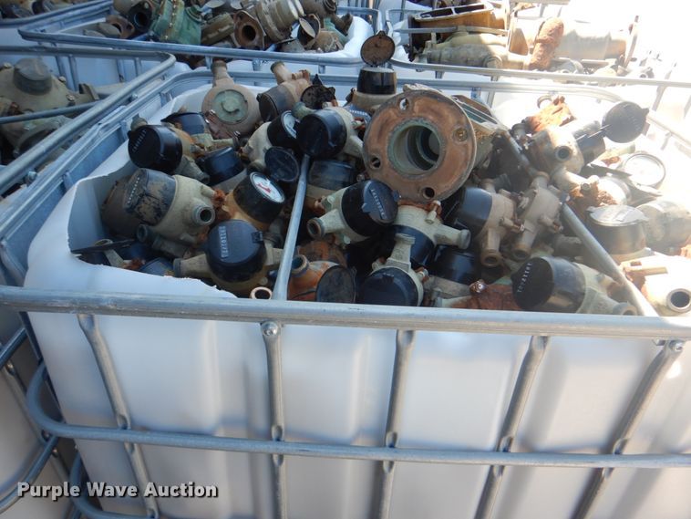 image for item KV9485 (21) totes of meters