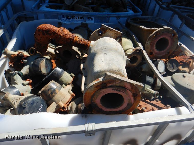 image for item KV9485 (21) totes of meters