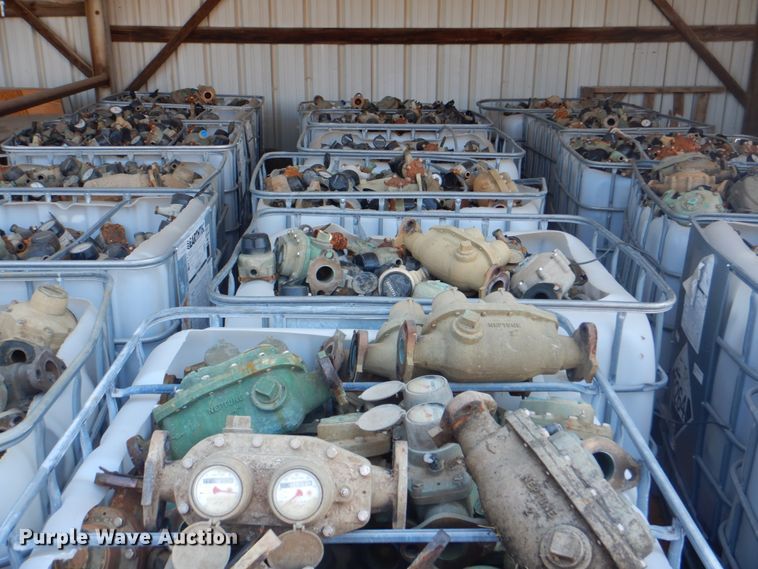 image for item KV9485 (21) totes of meters