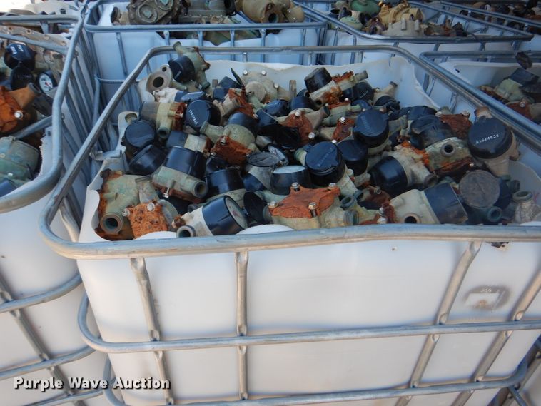 image for item KV9485 (21) totes of meters