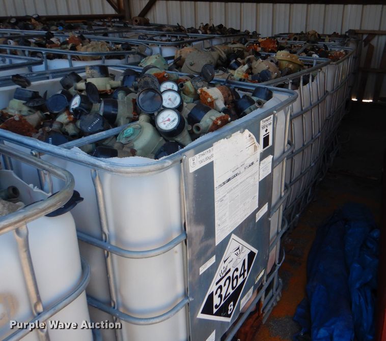 image for item KV9485 (21) totes of meters