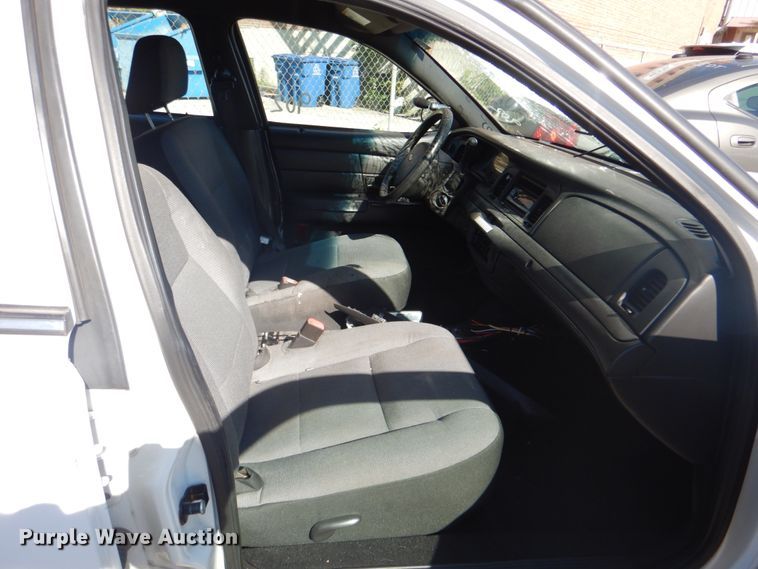 image for item KV9493 2009 Ford Crown Victoria Police Interceptor