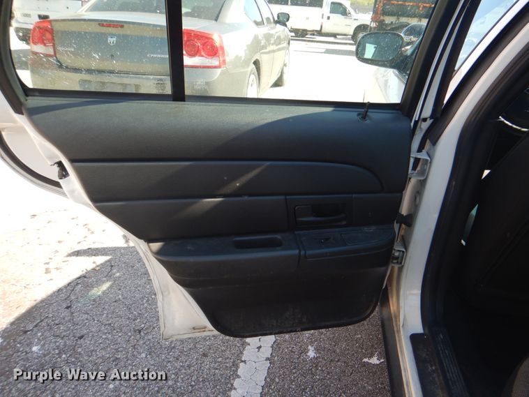 image for item KV9493 2009 Ford Crown Victoria Police Interceptor