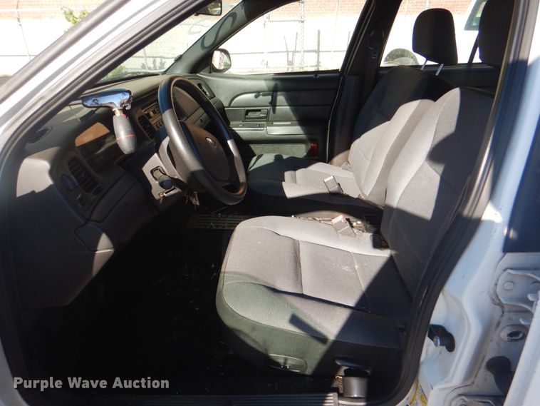 image for item KV9497 2007 Ford Crown Victoria Police Interceptor