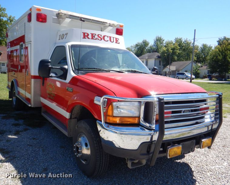 image for item KX9415 1999 Ford F350 Super Duty XLT  ambulance