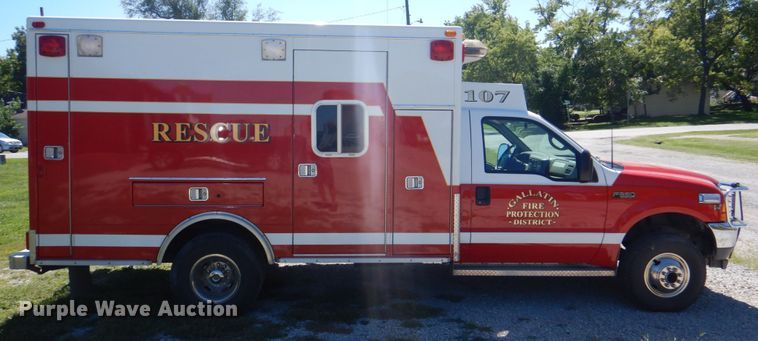 image for item KX9415 1999 Ford F350 Super Duty XLT  ambulance