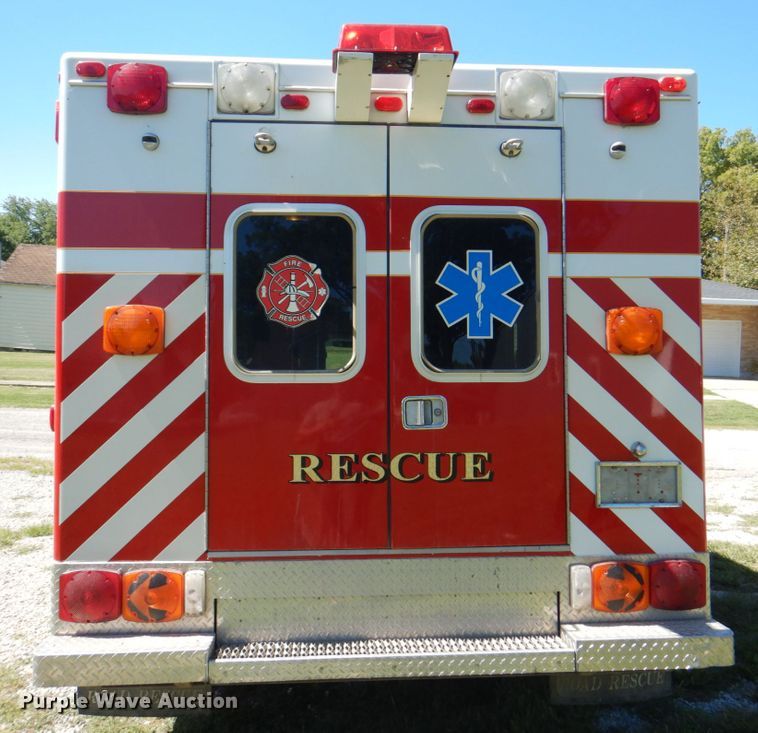 image for item KX9415 1999 Ford F350 Super Duty XLT  ambulance