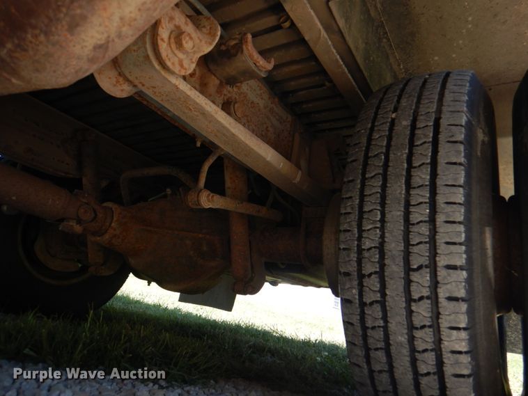 image for item KX9415 1999 Ford F350 Super Duty XLT  ambulance