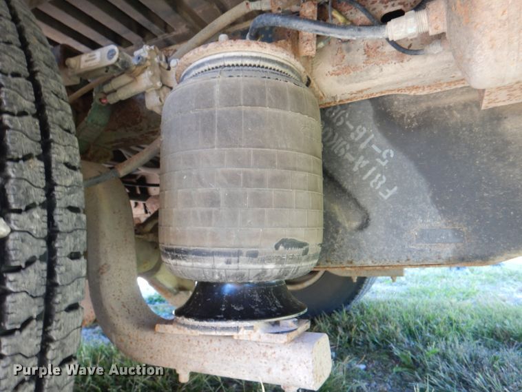 image for item KX9415 1999 Ford F350 Super Duty XLT  ambulance