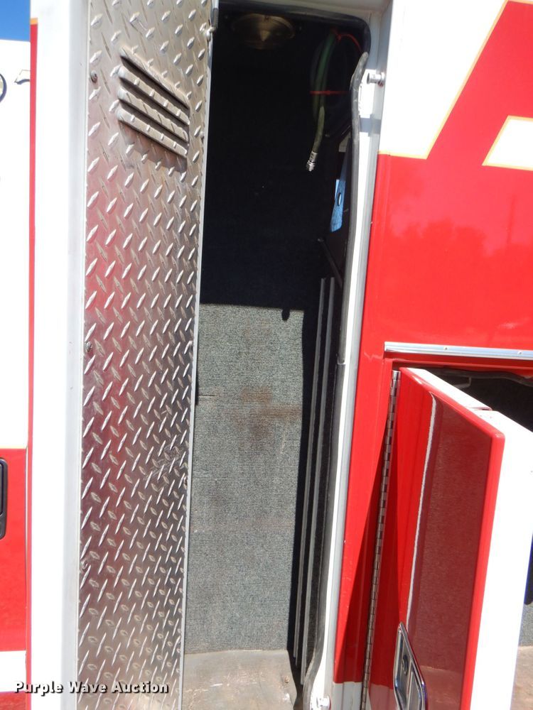 image for item KX9415 1999 Ford F350 Super Duty XLT  ambulance