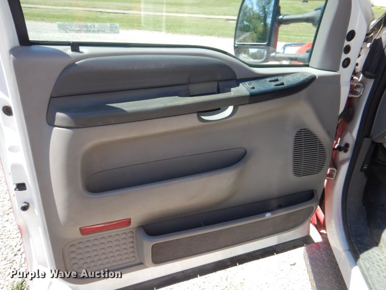 image for item KX9415 1999 Ford F350 Super Duty XLT  ambulance