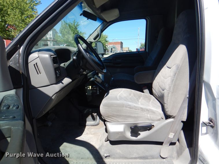 image for item KX9415 1999 Ford F350 Super Duty XLT  ambulance