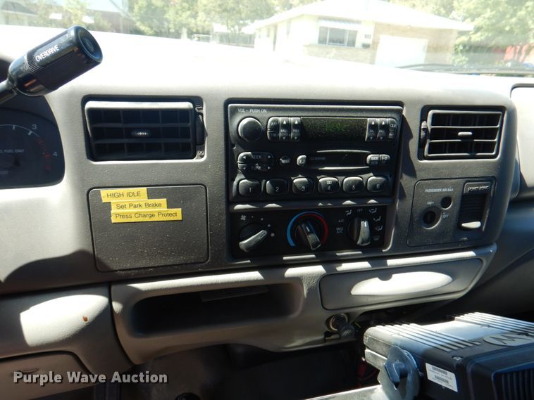 image for item KX9415 1999 Ford F350 Super Duty XLT  ambulance