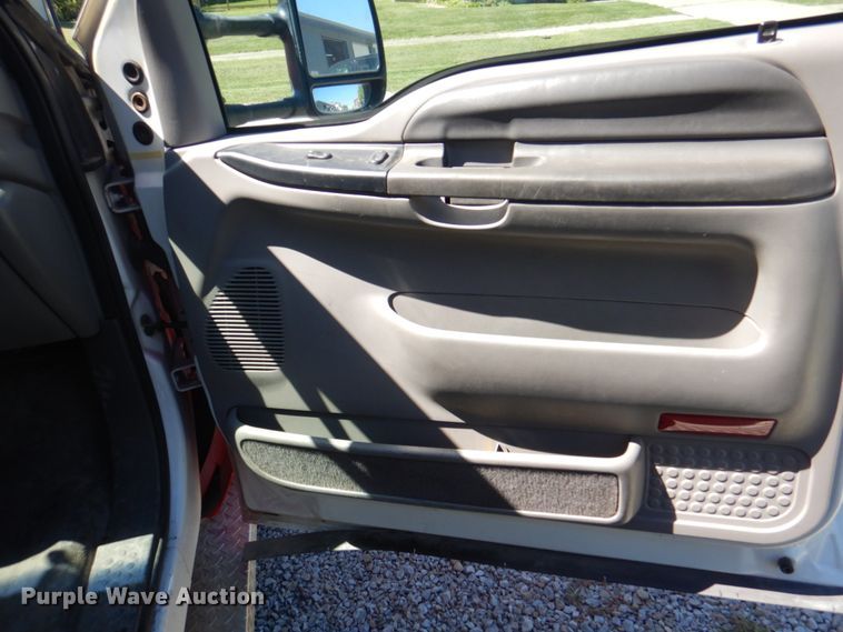 image for item KX9415 1999 Ford F350 Super Duty XLT  ambulance