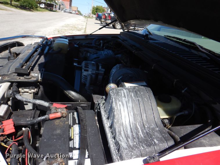 image for item KX9415 1999 Ford F350 Super Duty XLT  ambulance