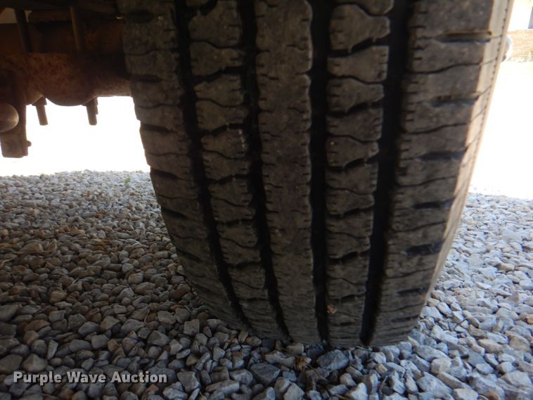 image for item KX9415 1999 Ford F350 Super Duty XLT  ambulance