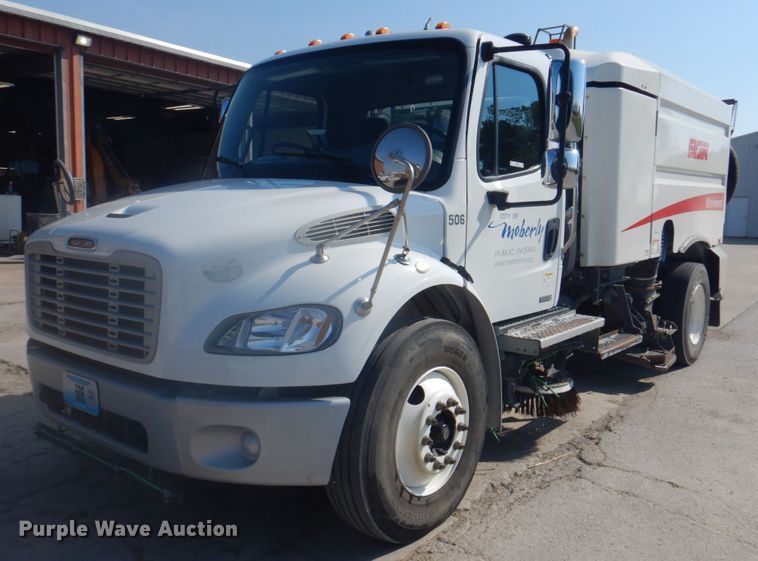 image for item KX9433 2015 Freightliner Business Class M2  street sweeper truck